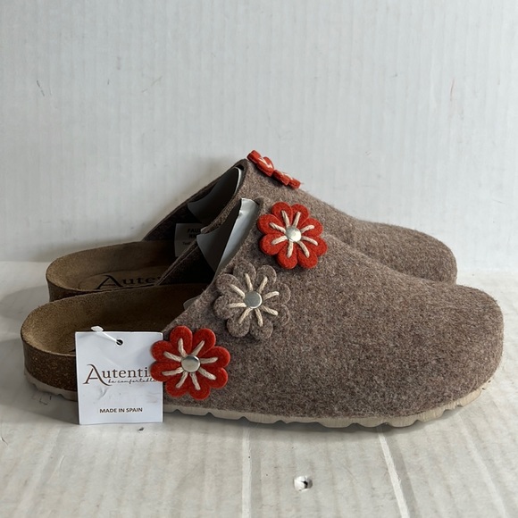 NWT Aventi Made In Spain Flower Padded Sock Clogs - Picture 1 of 7